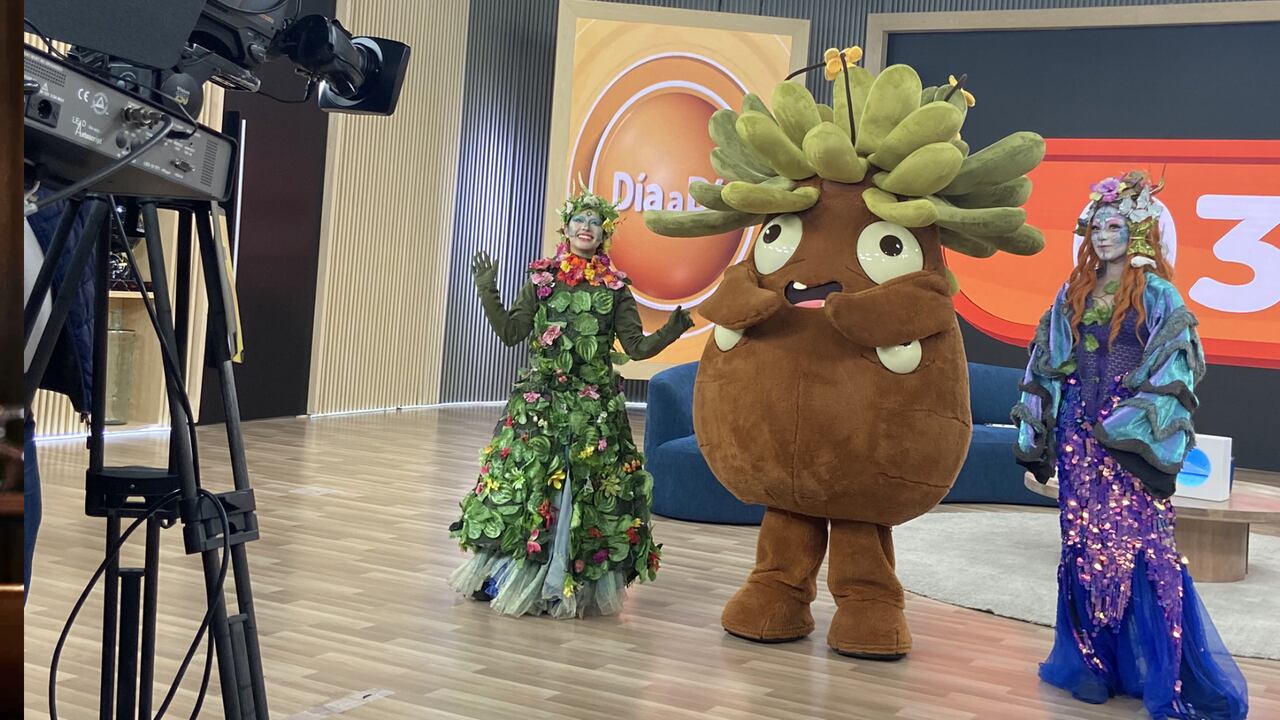 El Frailejón Ernesto Pérez estuvo de visita en los estudios de 'Día a Día'. Puso a bailar a los presentadores.
