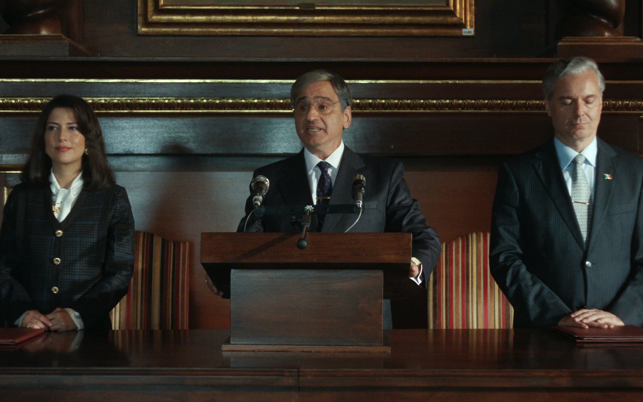 Palacio. Robinson Díaz as Belisario Betancur in Palacio. Cr. Courtesy of Netflix ©2026