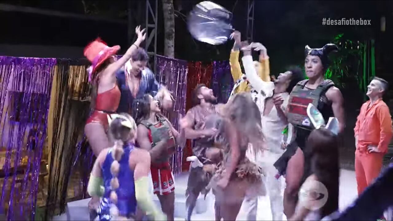 De traguito en traguito: la noche loca que vivieron en el 'Desafìo', varios perdieron el control