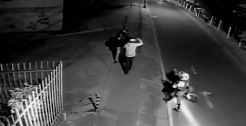 Mujer policía frustró un atraco.