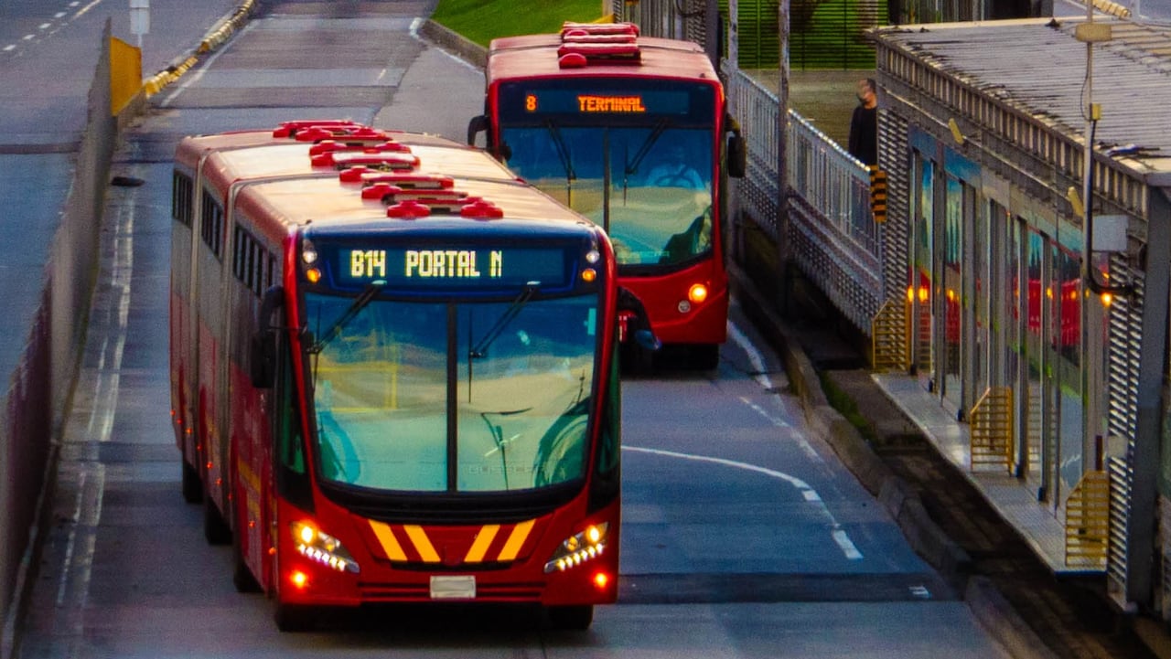 Dos mujeres terminaron mechoneadas y hasta se mordieron por una silla en Transmilenio