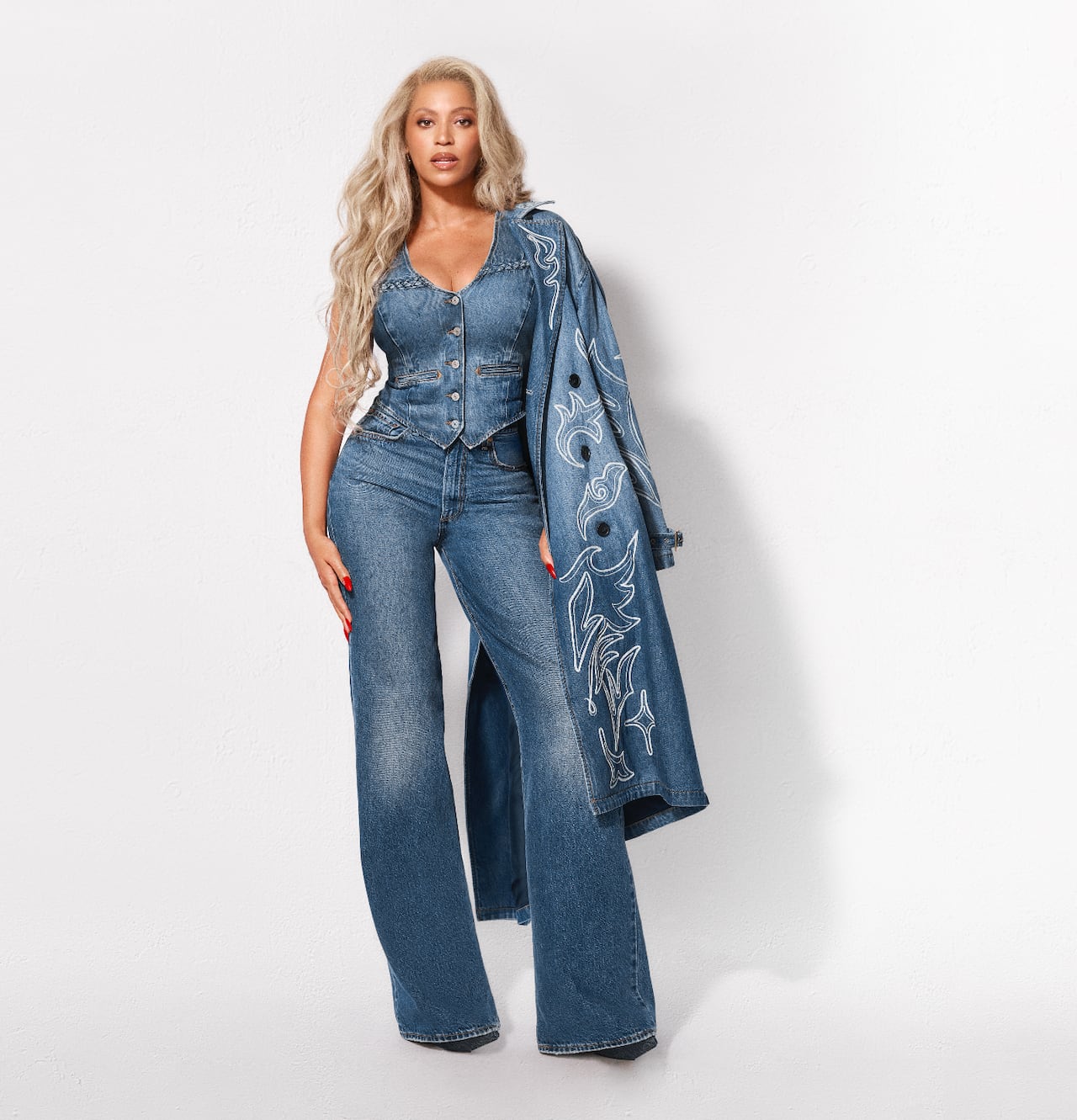 Beyoncé lanza REIIMAGINE: Pool Hall, un tributo al denim