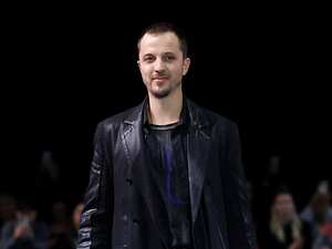 MILAN, ITALY - SEPTEMBER 21: Fashion designer Glenn Martens acknowledges the applause of the audience at the Diesel fashion show during the Milan Womenswear Spring/Summer 2025 on September 21, 2024 in Milan, Italy. (Photo by Vittorio Zunino Celotto/Getty Images)