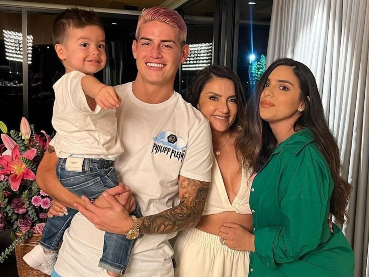 La tierna reacción del hijo de James Rodríguez al recibir una sorpresa - Fucsia