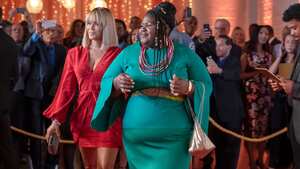 La actriz Gabourey Sidibe en una alfombra roja.