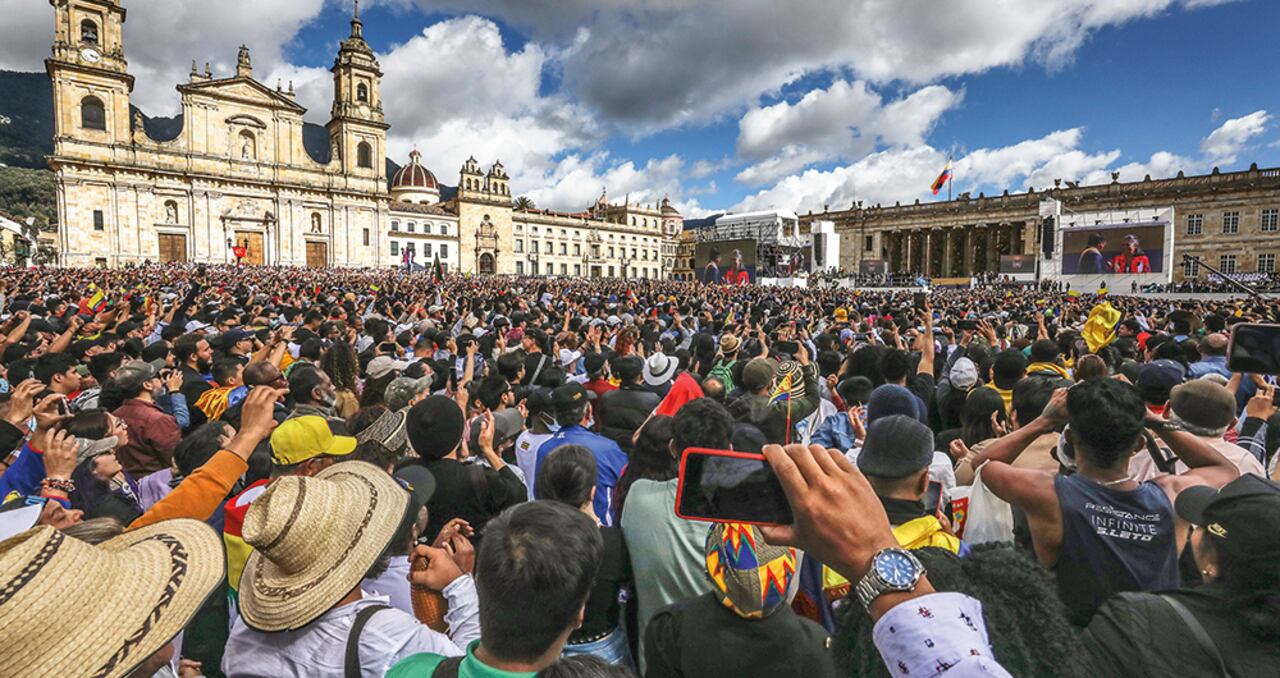 La impresión en tamaño real de Gustavo Petro y Francia Márquez fue la sensación de la jornada. Todos los que pudieron se sacaron ahí su selfie.