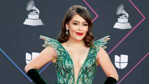 Juliana Velásquez asiste a la 22ª entrega anual del Latin GRAMMY en el MGM Grand Garden Arena el 18 de noviembre de 2021 en las Vegas, Nevada.