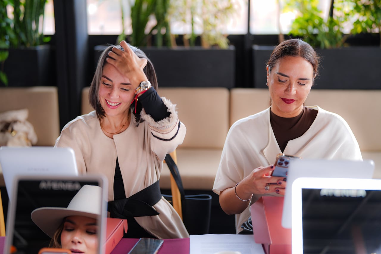 En Indómitas, cada encuentro abre un espacio para aprender, conversar y explorar nuevos intereses en compañía de otras mujeres.