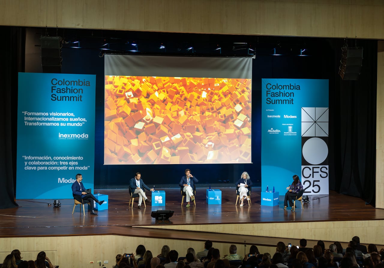 Los expertos Teresa Copano (Lola Casademunt), Montserrat Figueras (Sita Murt), Juan Lotero (Bioracer) y Tito Fernández (Kika Vargas) en el Colombia Fashion Summit