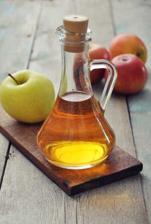 El vinagre de manzana es saludable para bajar los triglicéridos.