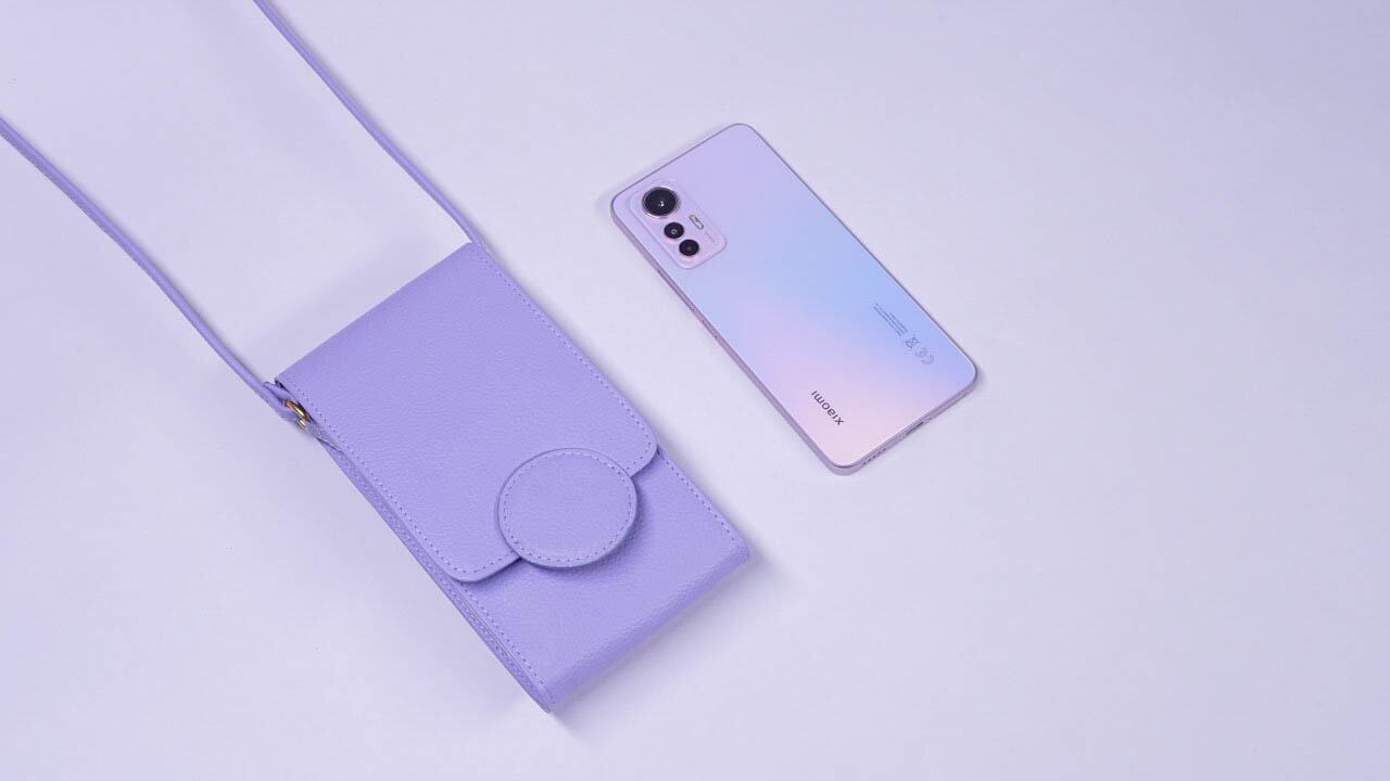 Estuche para celular creado por Xiaomi y la diseñadora colombiana María José Arroyo