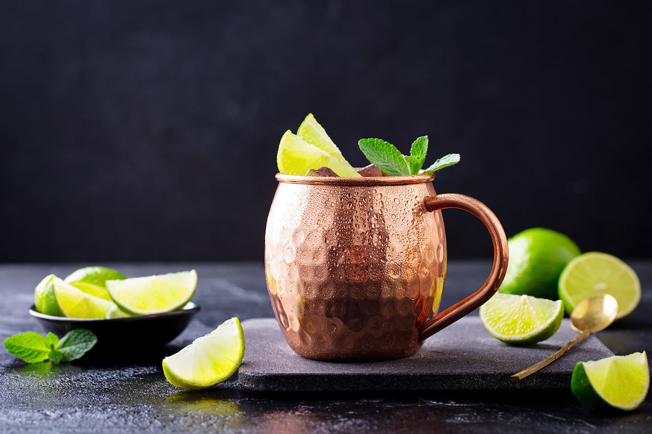 Coctel, bebida alcohólica. Trago.