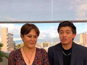 Alina Lozano hace calurosa propuesta a Jim Velásquez