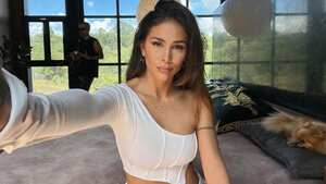 La cantante no se intimidó y siguió insistiendo con su inglés. Foto: Instagram @greeicy.