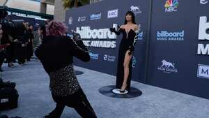 LAS VEGAS, NEVADA - MAY 15:  Machine Gun Kelly (L) and Megan Fox attend the 2022 Billboard Music Awards at MGM Grand Garden Arena on May 15, 2022 in Las Vegas, Nevada. (Photo by Mindy Small/FilmMagic)