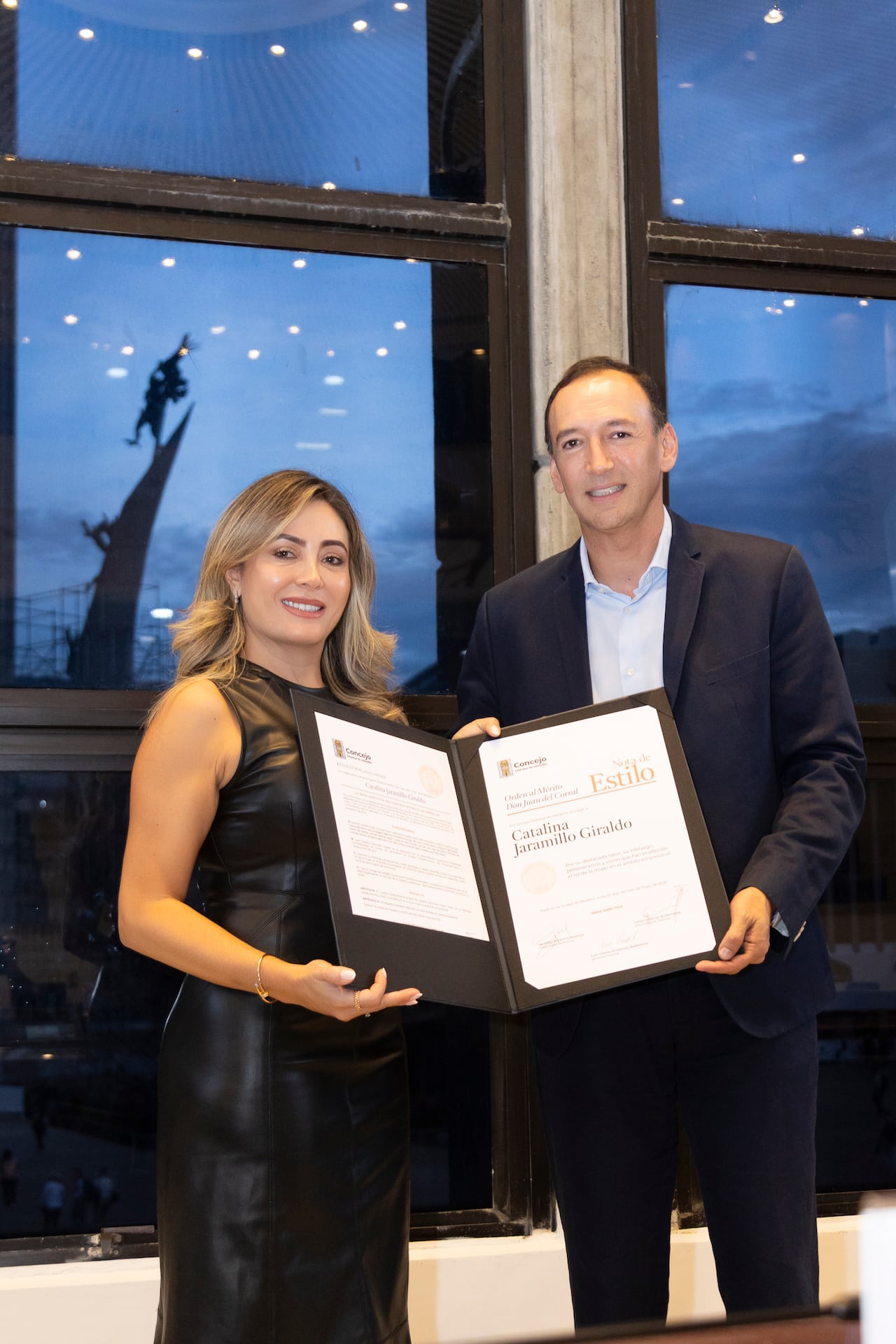 Catalina Jaramillo recibe condecoración del Concejo de Medellín