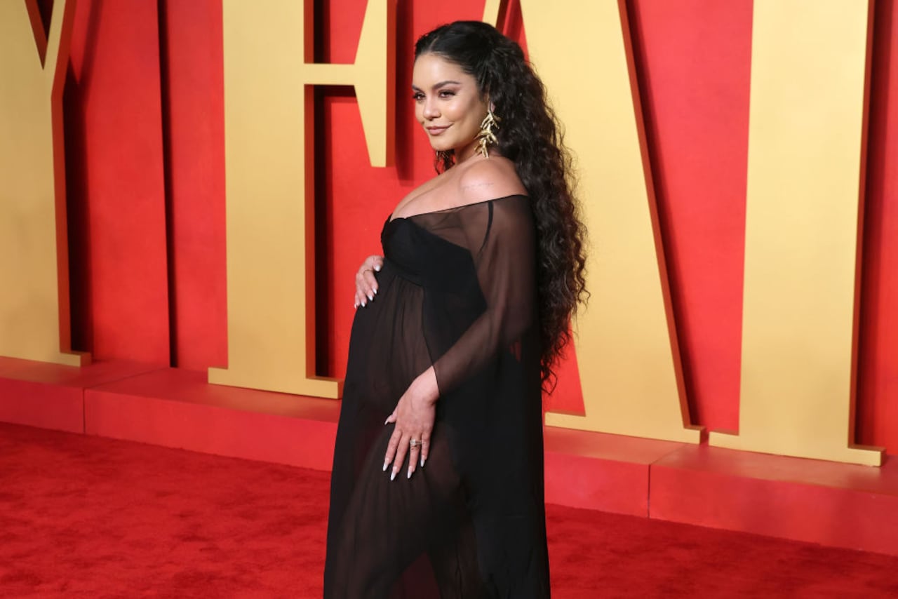 Vanessa Hudgens muestra que está embarazada.