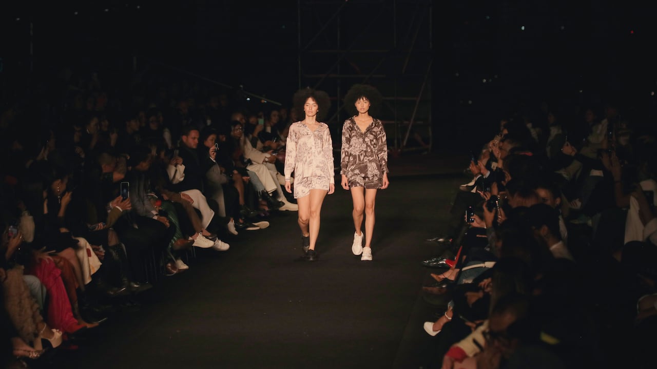 Pasarela Carolina Estefan presentando su colección Paloemango en Bogotá Fashion Week 2022