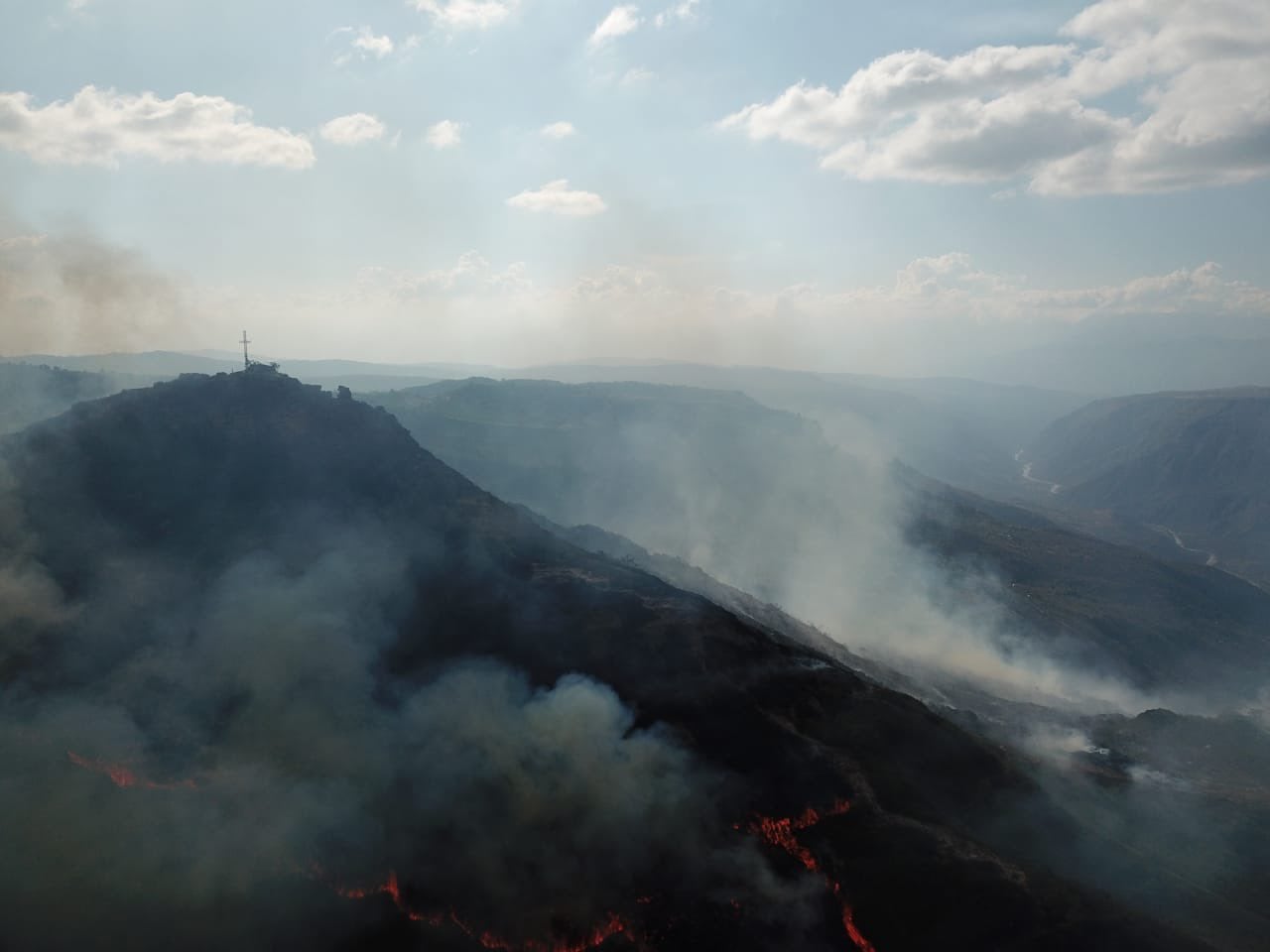 Incendio registrado en las últimas horas en el Cañón del Chicamocha.