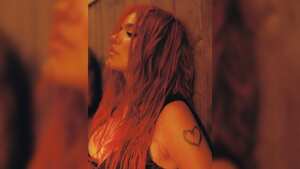 Karol G en elvideo de su canción Gatubela