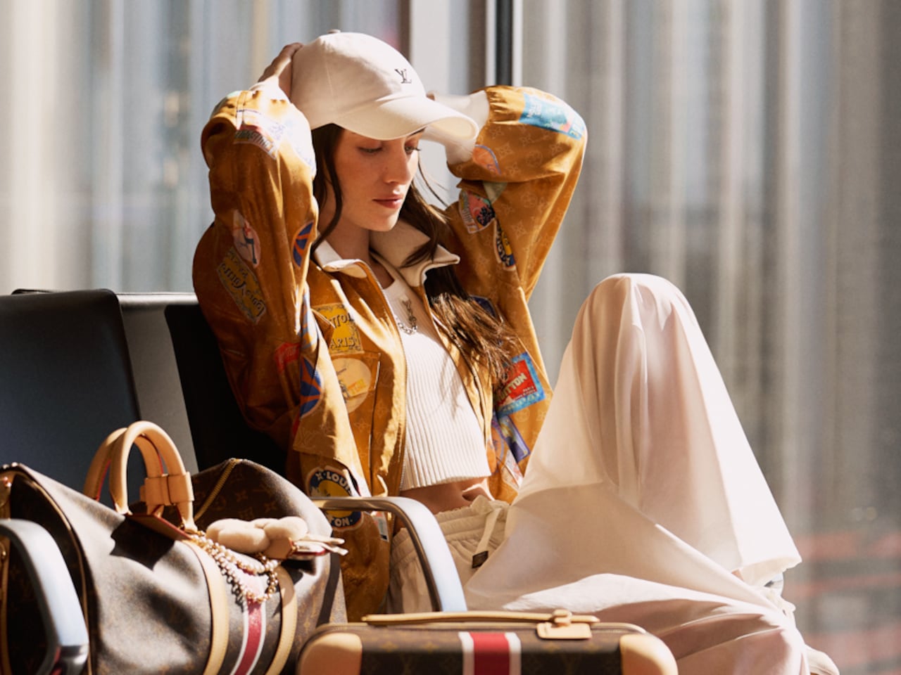 Flowerovlove, Madeline Argy y Tansuan exploran la capital francesa envueltas en la libertad.