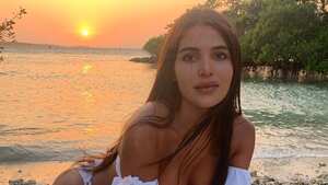 Mara Cifuentes modela en ajustado body de cuero