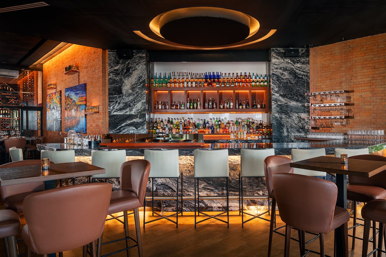 Bar, coctelería y cocina italiana en Bella Candela