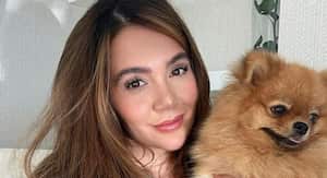 Lina Tejeiro y su perrita Frida.