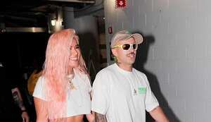 karol g y Feid (Ferxxo) confirmaron su romance al salir tomados de la mano en Miami