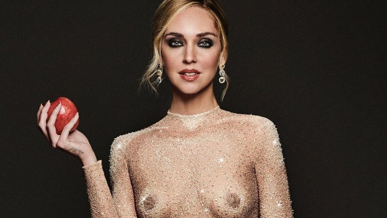 Chiara Ferragni utiliza vestido de Dior en el que parece mostrar todo su cuerpo