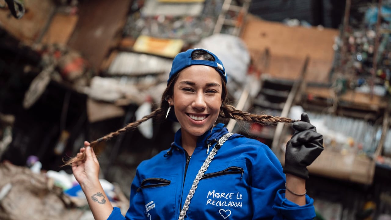 Marce la recicladora transforma su misión ambiental en un universo de colores