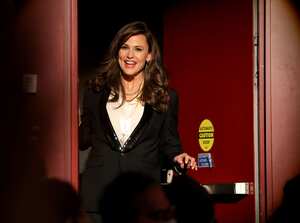 CAMBRIDGE, MASSACHUSETTS - FEBRUARY 05: Jennifer Garner speaks during Hasty Pudding Theatricals Woman of the Year 2022 on February 05, 2022 in Cambridge, Massachusetts. (Photo by Scott Eisen/Getty Images for Hasty Pudding Institute of 1770)