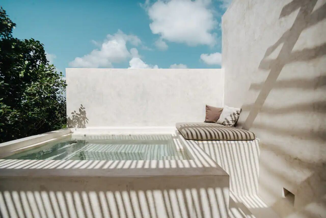 Pieza de Arte-Loft entre árboles de la selva. Tulum, México.