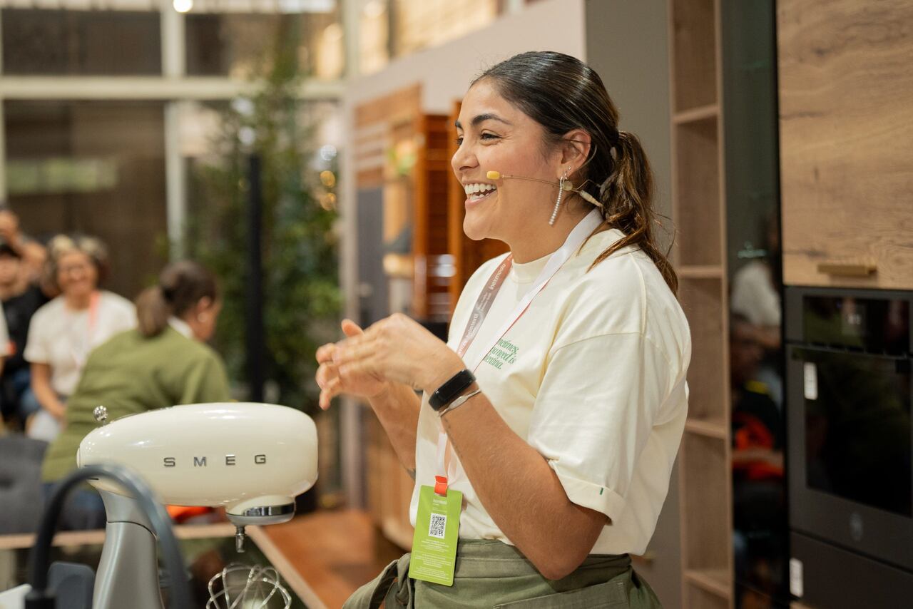 En los últimos años, Valentina ha descubierto su vocación como maestra, y The Butter Club es prueba de ello: un espacio pensado para enseñar, compartir y disfrutar el arte de cocinar sin miedo.