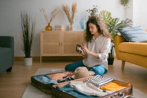 Hay prendas básicas que no deben faltar en cualquier maleta de viaje.