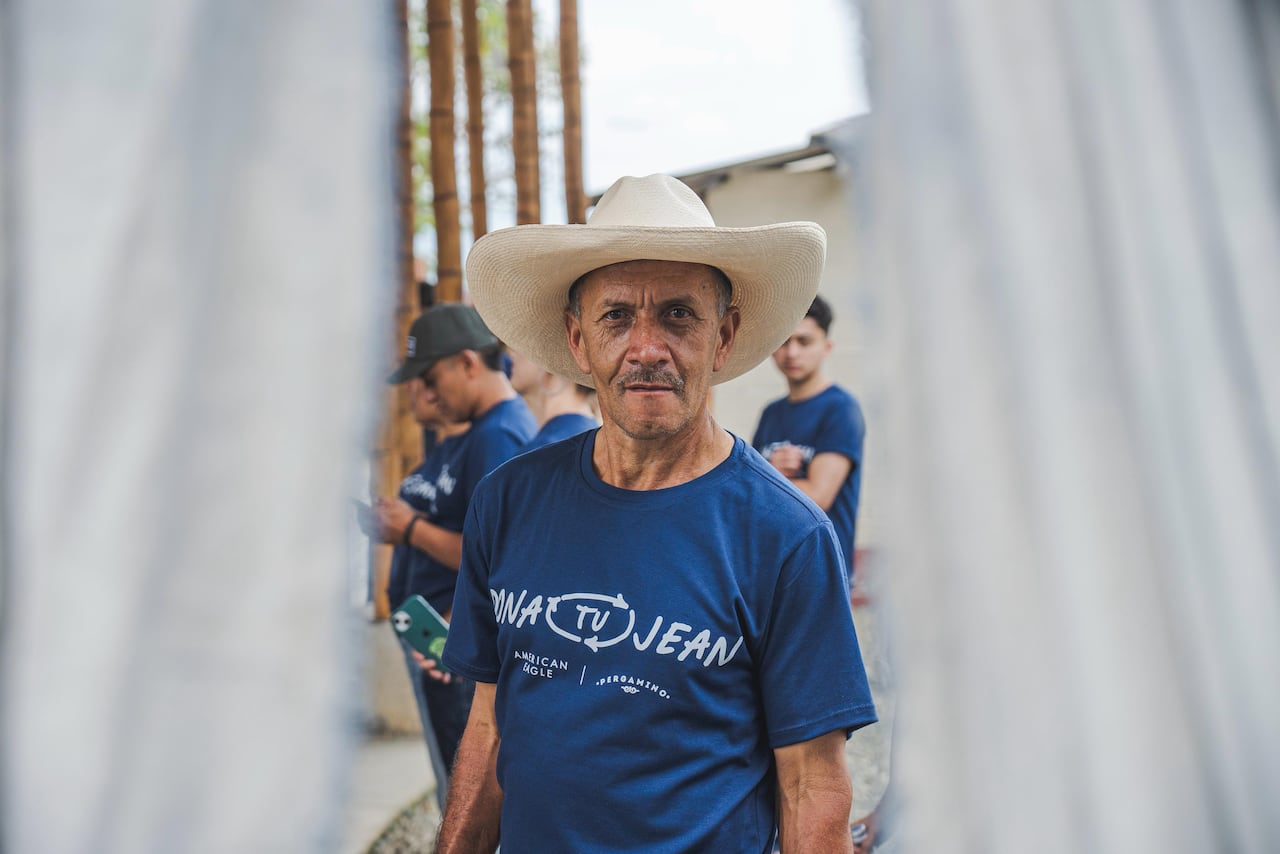 Moda que cose historias: la décima edición de ‘Dona tu Jean’ y su impacto en el corazón cafetero de Colombia