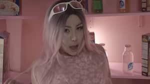 Yina Calderón lanza el video de 'Beso de tres' y la llenan de críticas.