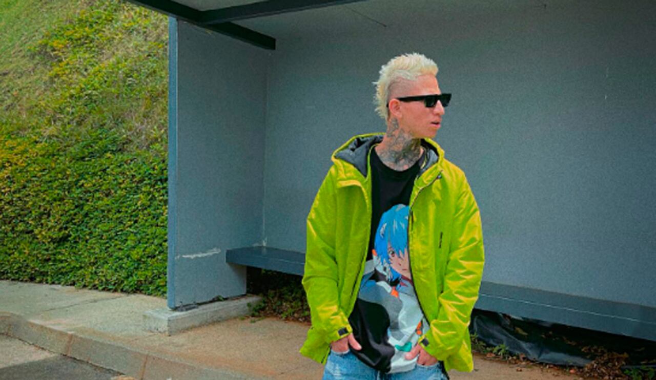 El influencer le sacó chistes a sus zapatos a través de una publicación en Instagram