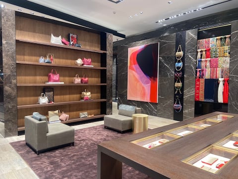 CH Carolina Herrera: un nuevo espacio de lujo en Medellín