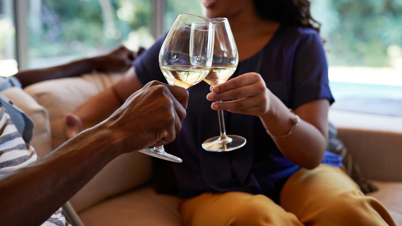 Consejos para que no le dé guayabo después de tomar vino