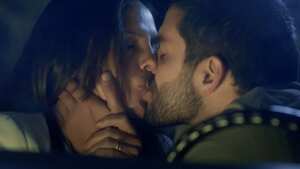 En el más reciente episodio de 'Ana de nadie' los protagonistas se fundieron en un apasionado beso.