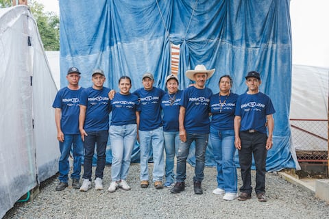 Moda que cose historias: la décima edición de ‘Dona tu Jean’ y su impacto en el corazón cafetero de Colombia