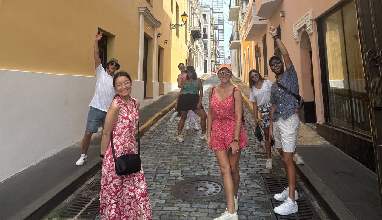 Puerto Rico se puede conocer caminando, en bicicleta, autobús y en todo tipo de transportes. Las opciones de tours y movilidad son varias.