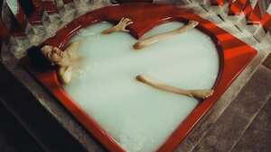 Babysitter Monia Chokri