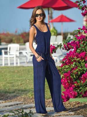 Otra opción de enterizo sin mangas y con estampado lineal, la pieza que no puede faltar a la hora de armar tus looks para tierra caliente. Foto: Pinterest