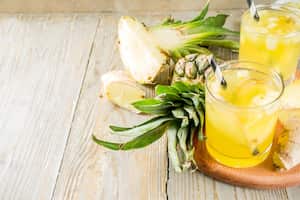 Tanto la fruta como la cáscara son ricas en vitamina C y otros antioxidantes.