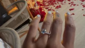 Luisa Fernanda W luce su anillo de compromiso
Instagram @pipebueno