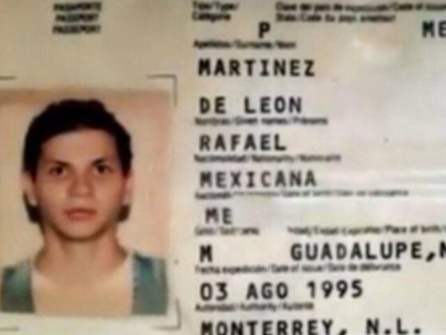 Así lucía Mhoni Vidente antes de su reasiganción de sexo. Su nombre era Rafael Martínez de León.